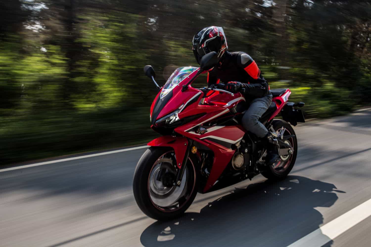 Início e obrigatorio llevar airbag en moto - Início