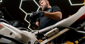 Tecnología electrónica: innovaciones para la seguridad en motos Tecnología electrónica: innovaciones para la seguridad en motos